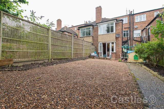  Image of 2 bedroom Flat for sale in Hampden Road London N8 at 78 Hampden Road Hornsey London, N8 0HT