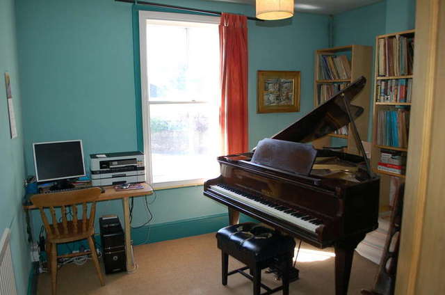  Image of 3 bedroom Property for sale in High Street Hampton TW12 at High Street  Hampton, TW12 2SW