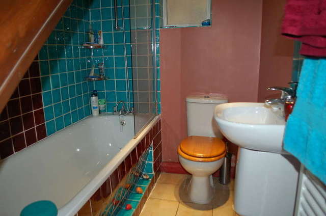  Image of 3 bedroom Property for sale in High Street Hampton TW12 at High Street  Hampton, TW12 2SW