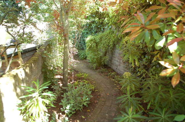  Image of 3 bedroom Property for sale in High Street Hampton TW12 at High Street  Hampton, TW12 2SW