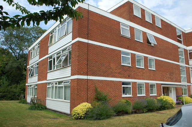  Image of 1 bedroom Property for sale in Beaver Close Hampton TW12 at Beaver Close  Hampton, TW12 2BZ