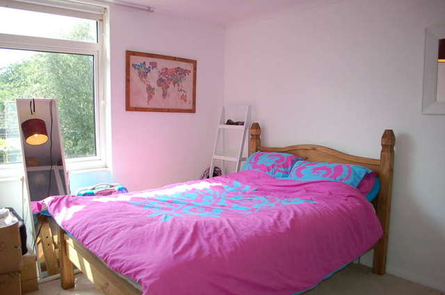  Image of 1 bedroom Property for sale in Beaver Close Hampton TW12 at Beaver Close  Hampton, TW12 2BZ