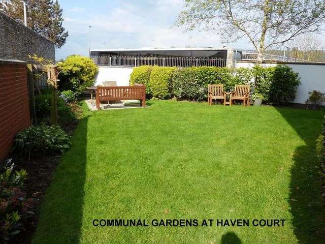  Image of 2 bedroom Flat for sale in Harbour Road Seaton EX12 at Harbour Road  Seaton, EX12 2PB
