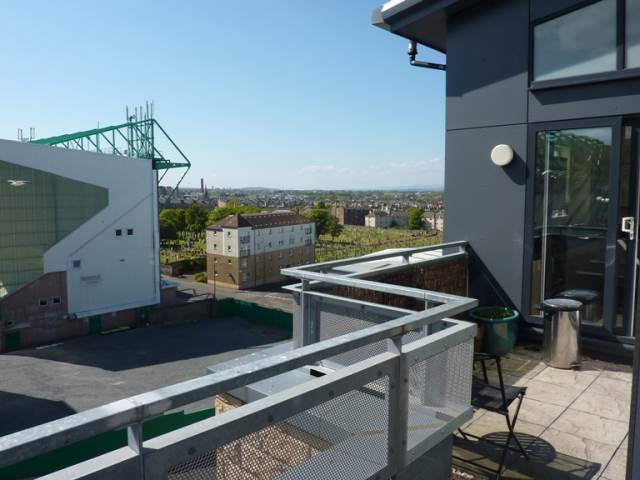  Image of 3 bedroom Flat to rent in Hawkhill Close Edinburgh EH7 at Lochend Edinburgh Edinburgh, EH7 6AL