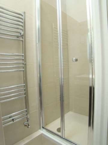  Image of 2 bedroom Flat to rent in Hazlitt Road London W14 at Hazlitt Road Kensington London, W14 0JY