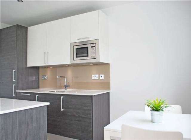  Image of 1 bedroom Apartment to rent in Bentley Way Woodford Green IG8 at Woodford Green, IG8 0SD