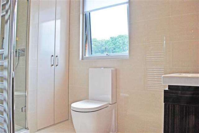  Image of 1 bedroom Apartment to rent in Bentley Way Woodford Green IG8 at Woodford Green, IG8 0SD