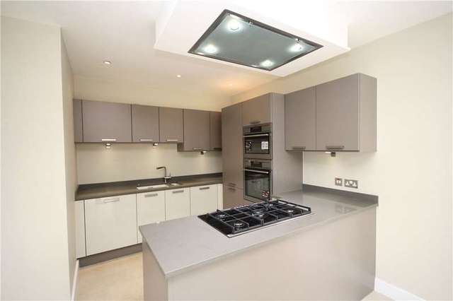  Image of 3 bedroom Bungalow for sale in Heronslea Drive Stanmore HA7 at Stanmore Middx Stanmore, HA7 4QY