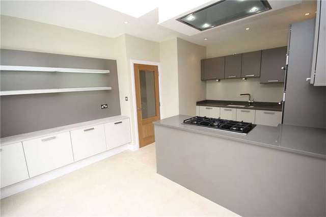  Image of 3 bedroom Bungalow for sale in Heronslea Drive Stanmore HA7 at Stanmore Middx Stanmore, HA7 4QY