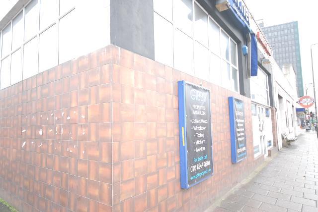  Image of Detached house to rent in High Street Colliers Wood Colliers Wood London SW19 at Colliers Wood  London, SW19 2HR