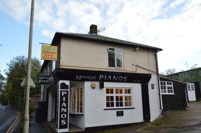  Image of 1 bedroom Apartment to rent in High Street Northchurch Berkhamsted HP4 at High Street Northchurch Berkhamsted, HP4 3QH