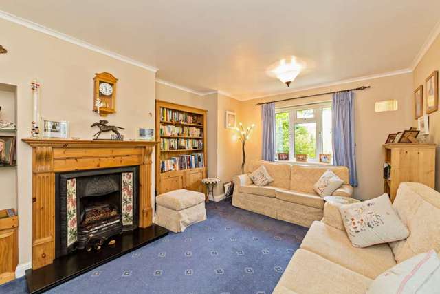  Image of 5 bedroom Detached house for sale in High Street Northchurch Berkhamsted HP4 at High Street South Northchurch Berkhamsted, HP4 3SH