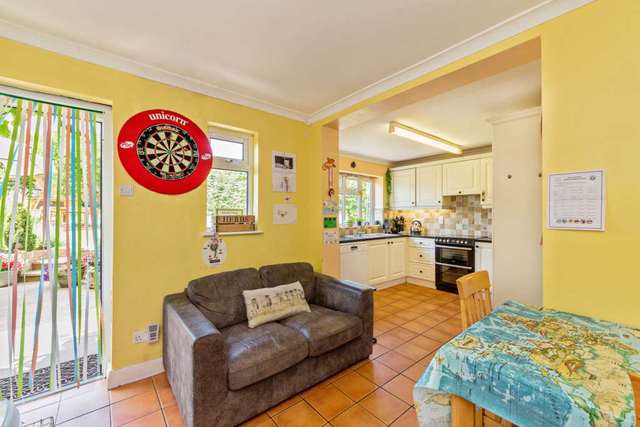  Image of 5 bedroom Detached house for sale in High Street Northchurch Berkhamsted HP4 at High Street South Northchurch Berkhamsted, HP4 3SH