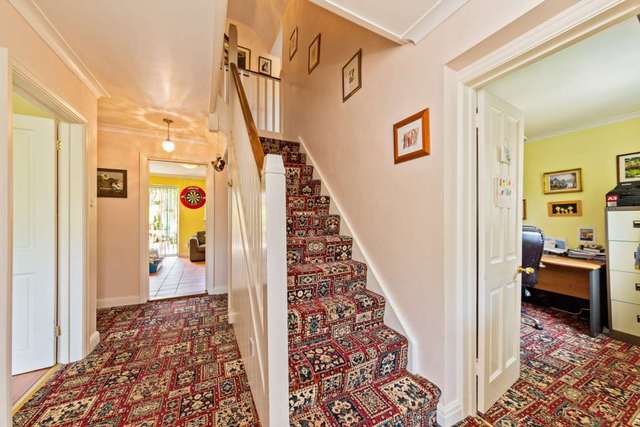  Image of 5 bedroom Detached house for sale in High Street Northchurch Berkhamsted HP4 at High Street South Northchurch Berkhamsted, HP4 3SH