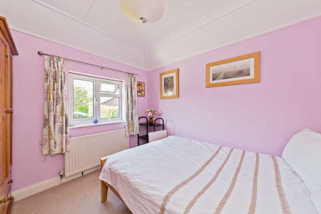  Image of 5 bedroom Detached house for sale in High Street Northchurch Berkhamsted HP4 at High Street South Northchurch Berkhamsted, HP4 3SH