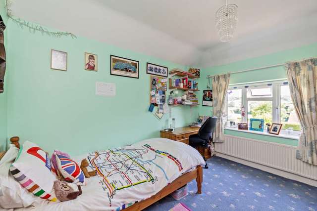  Image of 5 bedroom Detached house for sale in High Street Northchurch Berkhamsted HP4 at High Street South Northchurch Berkhamsted, HP4 3SH