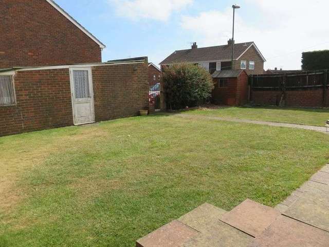  Image of 3 bedroom Detached house to rent in Hill Farm Way Southwick Brighton BN42 at Hill Farm Way Southwick Brighton, BN42 4YG