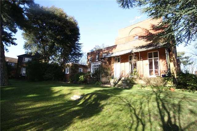  Image of 3 bedroom Flat for sale in Stanmore Hill Stanmore HA7 at 173 Stanmore Hill Stanmore Stanmore, HA7 3EW