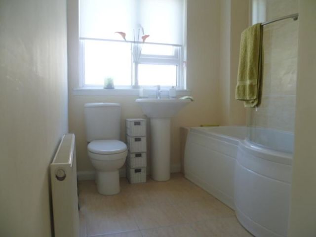  Image of 3 bedroom Detached house to rent in Hillcrest View Larkhall ML9 at Larkhall South Lanarkshire South Lanarkshire, ML9 2HX