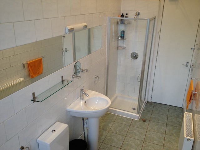  Image of 3 bedroom Flat to rent in Hillhead Street Glasgow G12 at Hillhead Glasgow Glasgow, G12 8PR