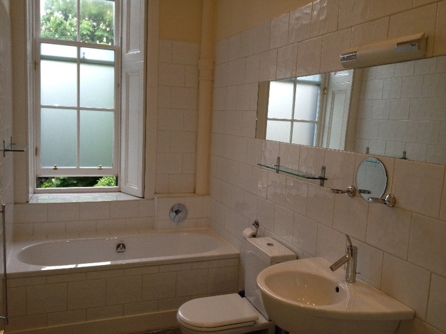  Image of 3 bedroom Flat to rent in Hillhead Street Glasgow G12 at Hillhead Glasgow Glasgow, G12 8PR