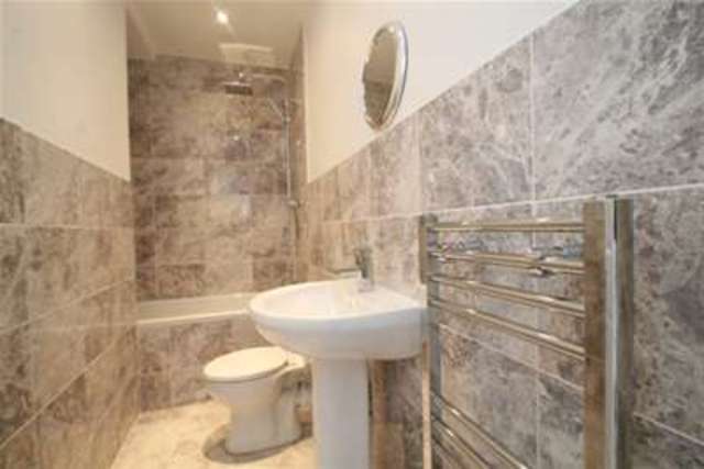  Image of 3 bedroom Detached house to rent in Holmesdale Road London SE25 at London, SE25 6PT