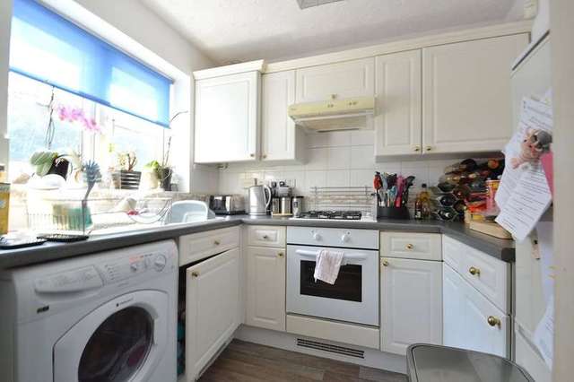  Image of 2 bedroom Terraced house to rent in Honeysuckle Way Chandler