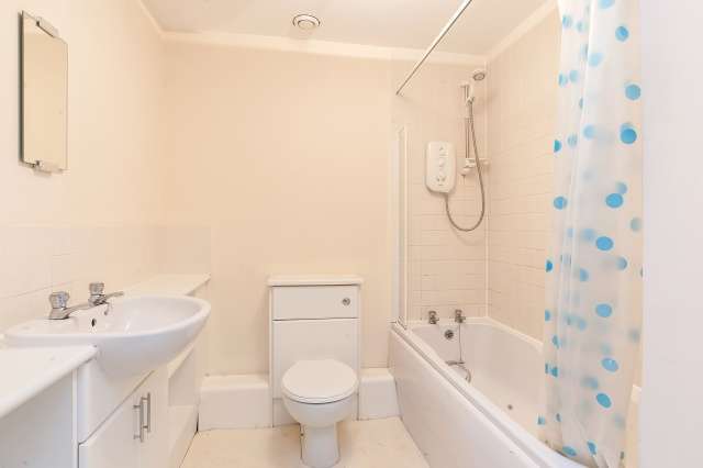  Image of 2 bedroom Flat for sale in Howard Street Glasgow G1 at Glasgow, G1 5HE