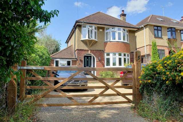  Image of 4 bedroom Detached house for sale in Hyde Lane Nash Mills Hemel Hempstead HP3 at Hyde Lane Kings Langley Hemel Hempstead, HP3 8RY