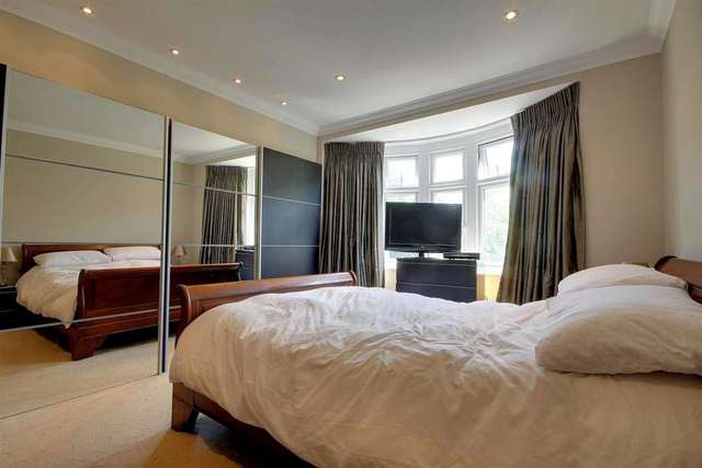  Image of 4 bedroom Detached house for sale in Hyde Lane Nash Mills Hemel Hempstead HP3 at Hyde Lane Kings Langley Hemel Hempstead, HP3 8RY