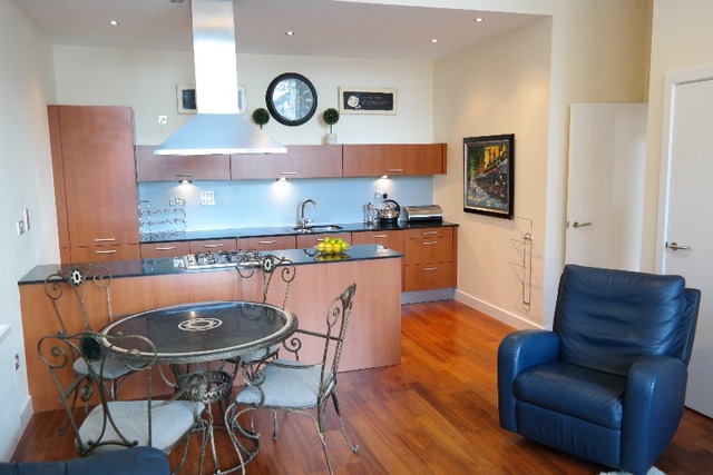  Image of 1 bedroom Flat to rent in Ingram Street Glasgow G1 at City Centre Glasgow Glasgow, G1 1EJ