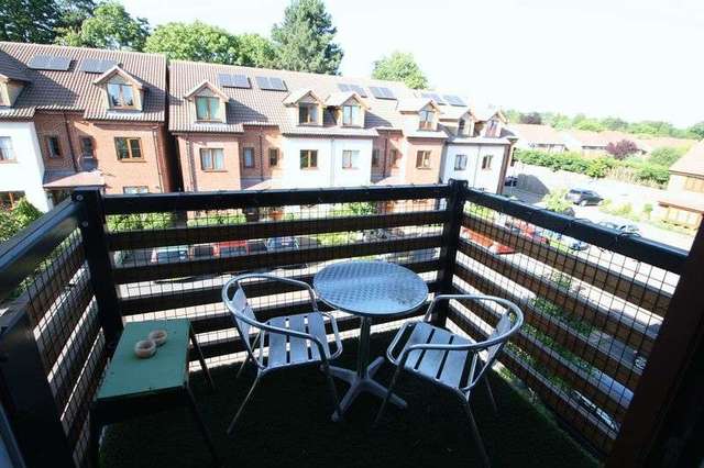  Image of 2 bedroom Flat for sale in John North Close High Wycombe HP11 at John North Close  High Wycombe, HP11 1FQ