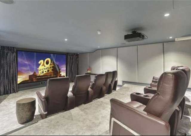  Image of 1 bedroom Retirement Property for sale in Kensington High Street London W14 at Kensington High Street Kensington London, W14 8QH