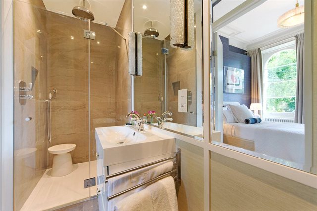  Image of 1 bedroom Ground Flat to rent in Kensington Park Gardens London W11 at Kensington Park Gardens  London, W11 2QS