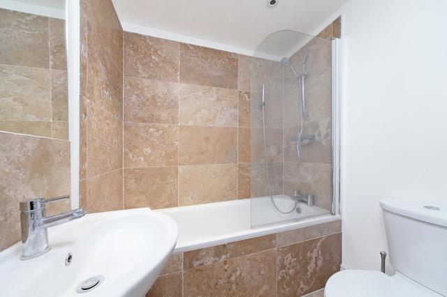  Image of 2 bedroom Flat to rent in Kimberley Road London SW9 at Kimberley Road  London, SW9 9DH