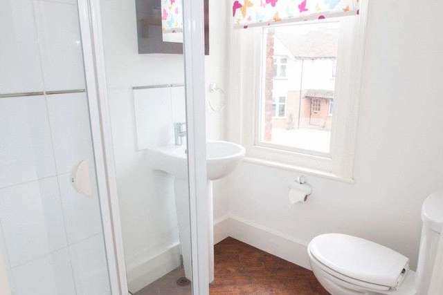  Image of 3 bedroom Detached house to rent in Kings Avenue Chichester PO19 at Kings Avenue  Chichester, PO19 8EA