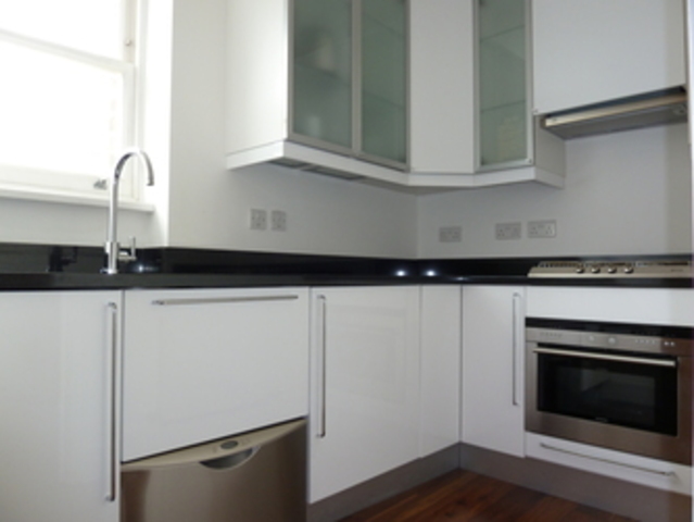  Image of 3 bedroom Maisonette to rent in King