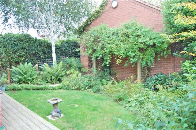  Image of 4 bedroom Detached house to rent in Kings Elm Norton Gloucester GL2 at Norton  Norton, GL2 9LZ