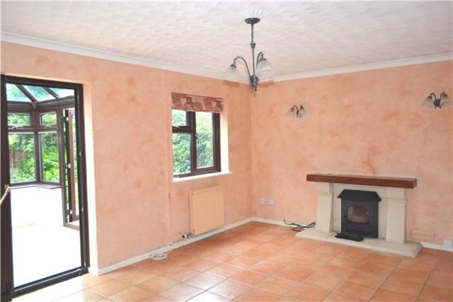  Image of 4 bedroom Detached house to rent in Kings Elm Norton Gloucester GL2 at Norton  Norton, GL2 9LZ