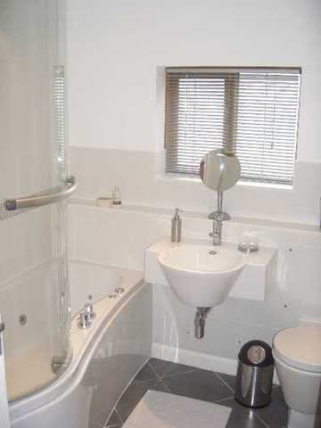  Image of 2 bedroom Apartment to rent in Kingston Wharf Kingston Street Hull HU1 at Hull Marina  Hull, HU1 2ES