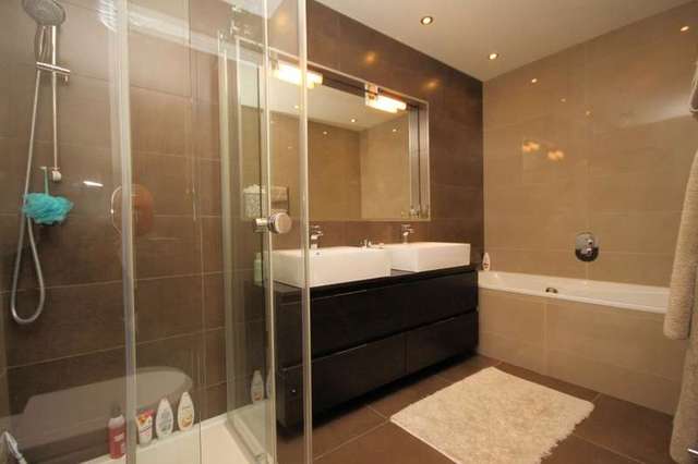  Image of 2 bedroom Flat for sale in Elms Road Harrow Weald Harrow HA3 at 25 Elms Road Harrow Weald Harrow Weald, HA3 6BB
