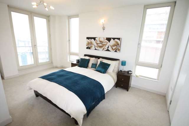  Image of 2 bedroom Apartment to rent in Leftbank Manchester M3 at Leftbank  Manchester, M3 3AL