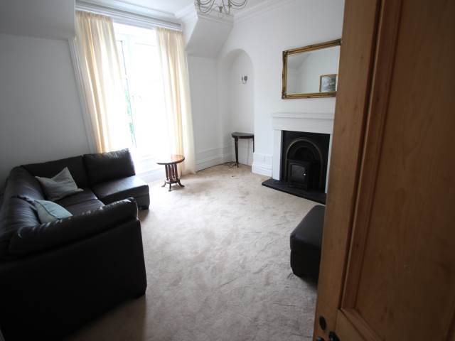  Image of 5 bedroom Flat to rent in Leslie Terrace Aberdeen AB25 at City Centre Aberdeen Aberdeen, AB25 3XD