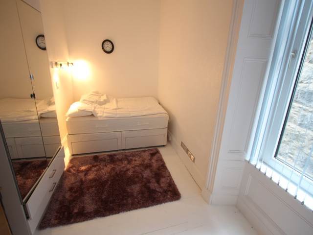  Image of 5 bedroom Flat to rent in Leslie Terrace Aberdeen AB25 at City Centre Aberdeen Aberdeen, AB25 3XD