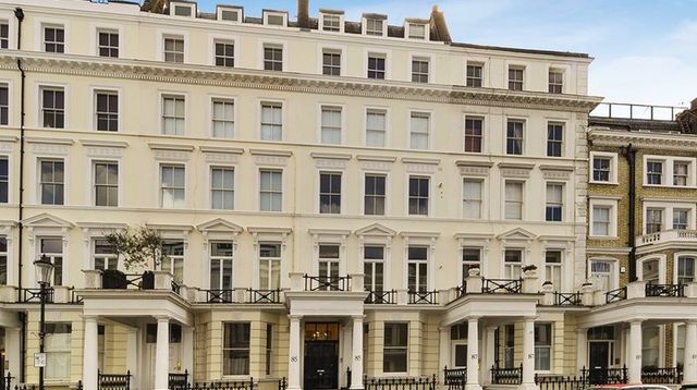  Image of 2 bedroom Flat to rent in Lexham Gardens London W8 at Lexham Gardens Array High Street Kensington, W8 6JN