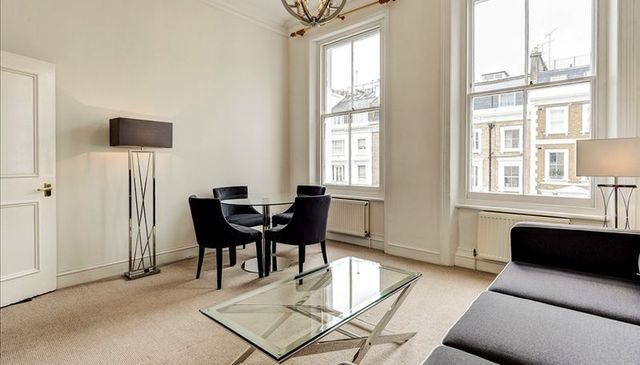  Image of 2 bedroom Flat to rent in Lexham Gardens London W8 at Lexham Gardens Array High Street Kensington, W8 6JN