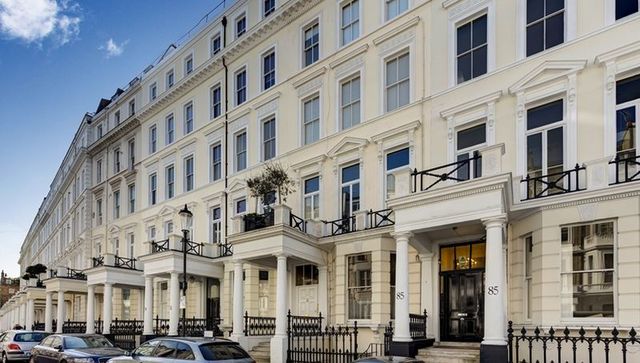  Image of 2 bedroom Flat to rent in Lexham Gardens London W8 at Lexham Gardens Array High Street Kensington, W8 6JN