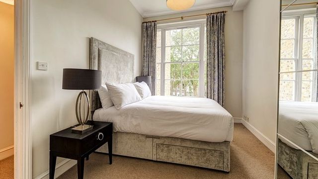  Image of 2 bedroom Flat to rent in Lexham Gardens London W8 at Lexham Gardens Array High Street Kensington, W8 6JN