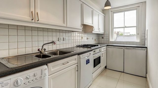  Image of 2 bedroom Flat to rent in Lexham Gardens London W8 at Lexham Gardens Array High Street Kensington, W8 6JN