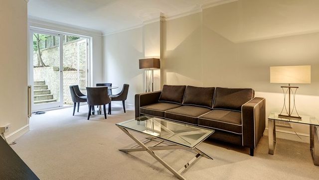  Image of 2 bedroom Flat to rent in Lexham Gardens London W8 at Lexham Gardens Array High Street Kensington, W8 6JN